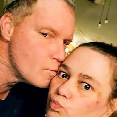 Sandy & Chris Iversen - Twitter Profile Picture of Sandy & Chris Iversen (@SCIversen) on Twitter