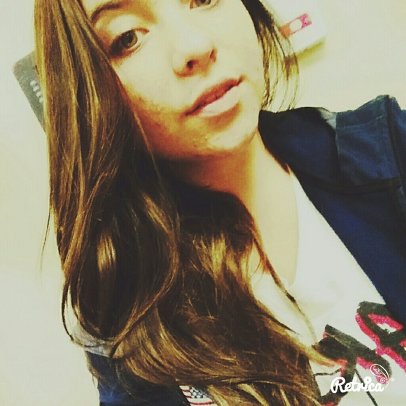 Profile Picture of Kylee Collier (@kylee_collier) on Poshmark