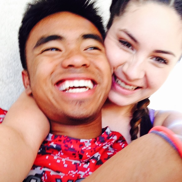 Natalie Thelander - Poshmark Profile Picture of Natalie Thelander (@lovelywontons) on Poshmark