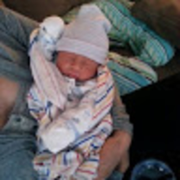 Profile Picture of Andreaelstein Elstein (@andreaelstein) on Poshmark