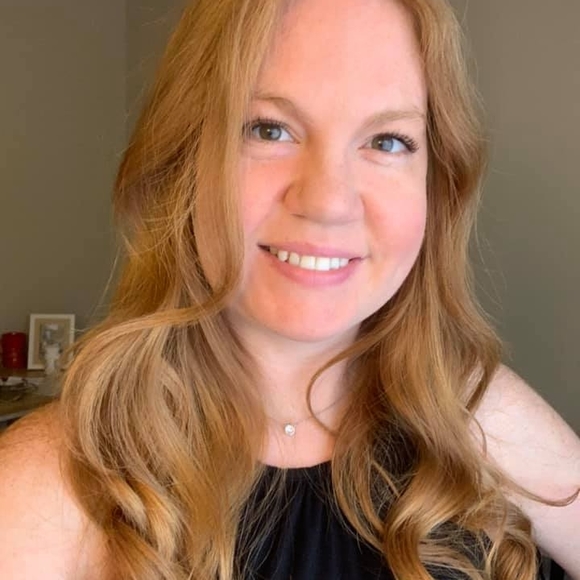 Profile Picture of Emilee Burkhamer (@emileearminta) on Poshmark