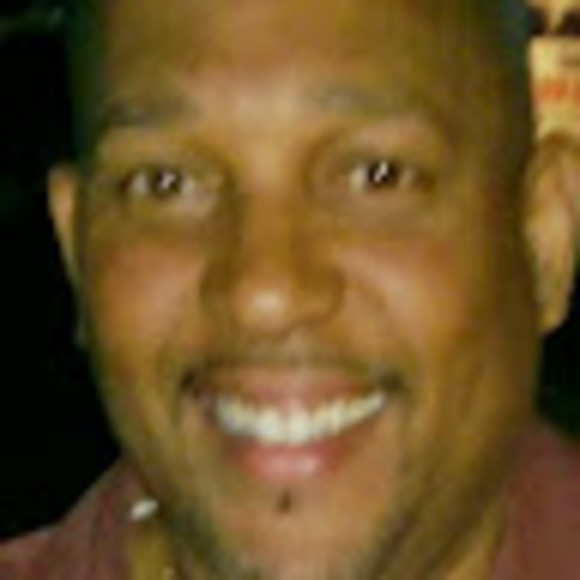 Profile Picture of Shawn Redmon (@shawn_redmon) on Poshmark