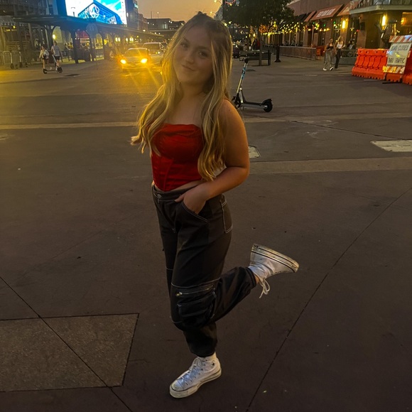 Profile Picture of Alexandra Nilges (@alexandranilges) on Poshmark