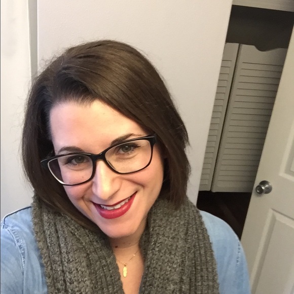 Profile Picture of Jessica Englebretson (@jessica382) on Poshmark