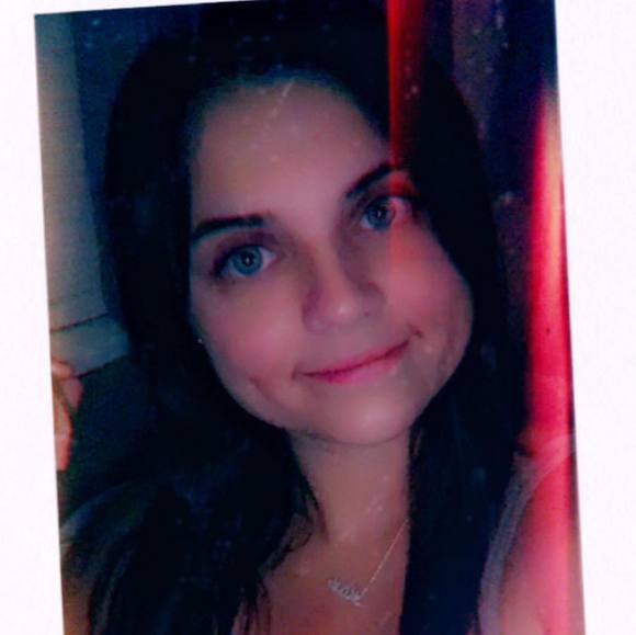 Profile Picture of Erica Chladek (@ericaloveeex3) on Poshmark