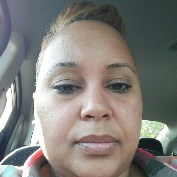 Profile Picture of Tomiko Phillips (@tomiko3) on Poshmark