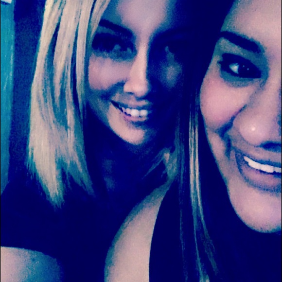 Profile Picture of Savannah Baca (@vannyleigh123) on Poshmark