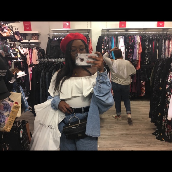 Profile Picture of Jazmin James (@jazz2042) on Poshmark