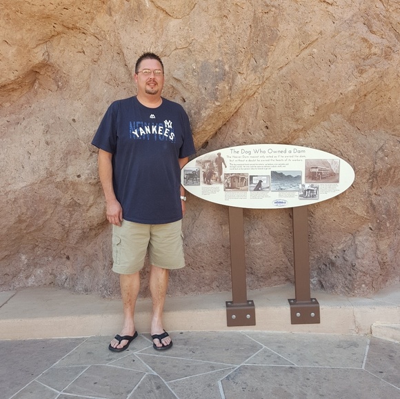 Profile Picture of Jonathan Poi (@jon37poi) on Poshmark