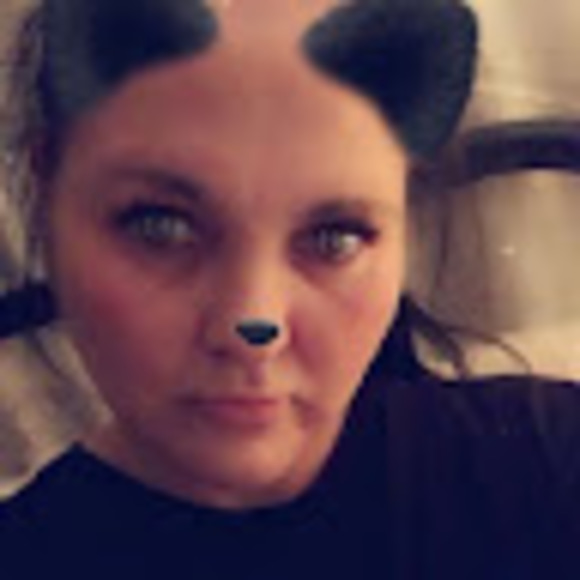 Profile Picture of Kim Kish (@laurakimkish14) on Poshmark