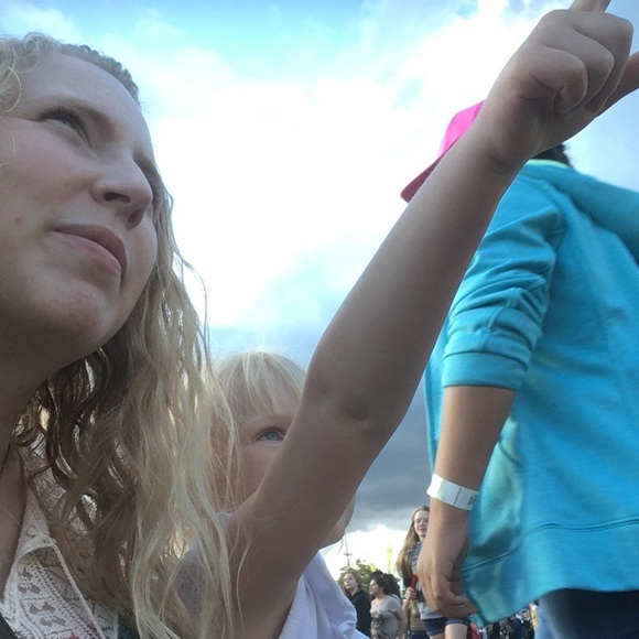 Profile Picture of Heather Sprinkel (@tgsk_hp) on Poshmark