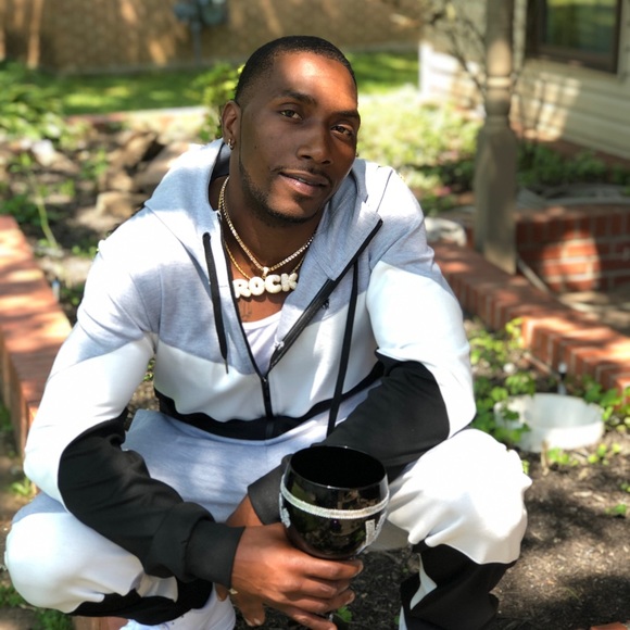 Profile Picture of Jarvis Williams (@jarviswillia456) on Poshmark