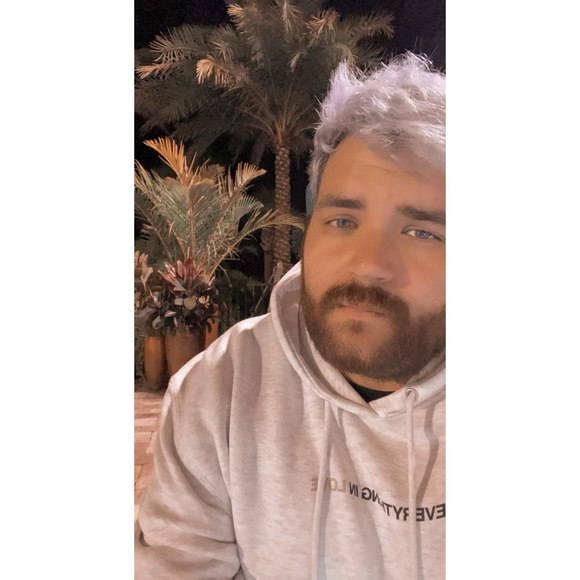 Shawn Schmalken - Poshmark Profile Picture of Shawn Schmalken (@smschmalken) on Poshmark