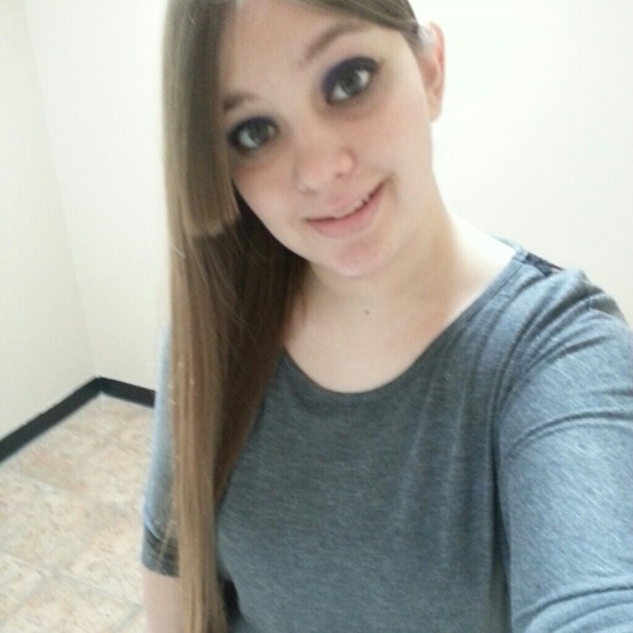 Profile Picture of Jennifer Farquharson (@xjenny09x) on Poshmark