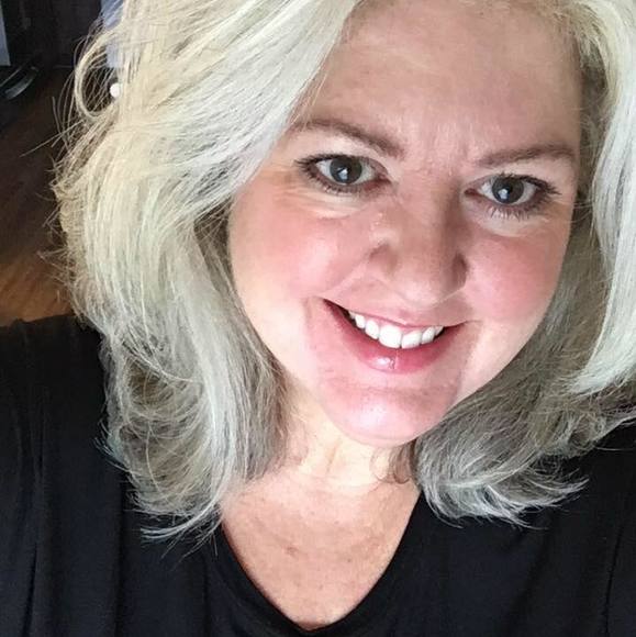 Profile Picture of Janet Davis (@galleryjan) on Poshmark