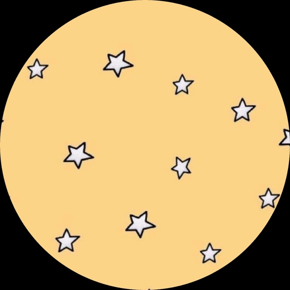 Profile Picture of Alysse Matthews (@alysse_) on Poshmark