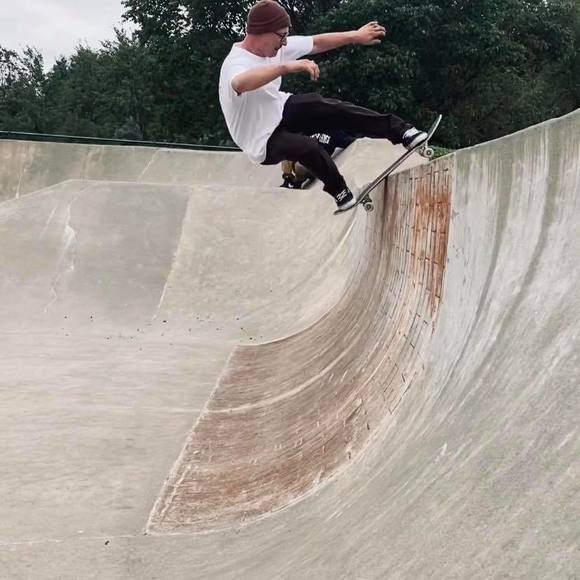 Profile Picture of Brian Stase (@brianthrash66) on Poshmark