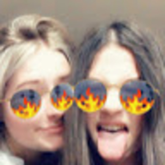 Profile Picture of Kayleigh Clausen (@kayleighclausen) on Poshmark