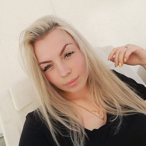 Profile Picture of Анастасия Козыревская (@kozyrevskaya11) on Poshmark