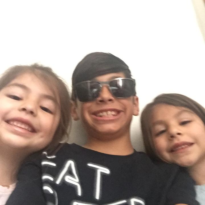 Profile Picture of Robertazure (@thatguyisshort) on Tiktok