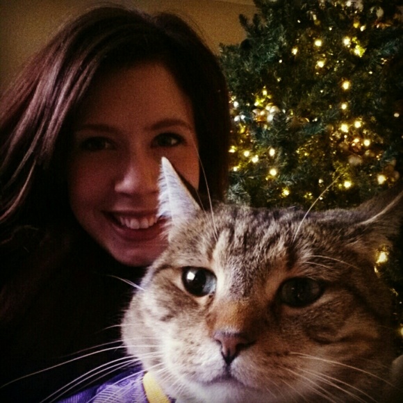 Profile Picture of Liz Berkner (@lizmeowberk) on Poshmark