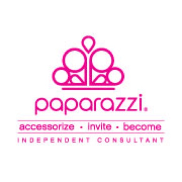 Profile Picture of Lillian Noel (@queenjews) on Poshmark