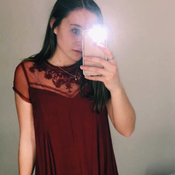 Profile Picture of Alexa Burns (@alexaburns7) on Poshmark