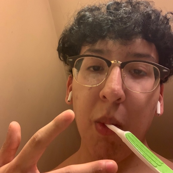 Profile Picture of Edward Estrada (@edward_estrada) on Poshmark