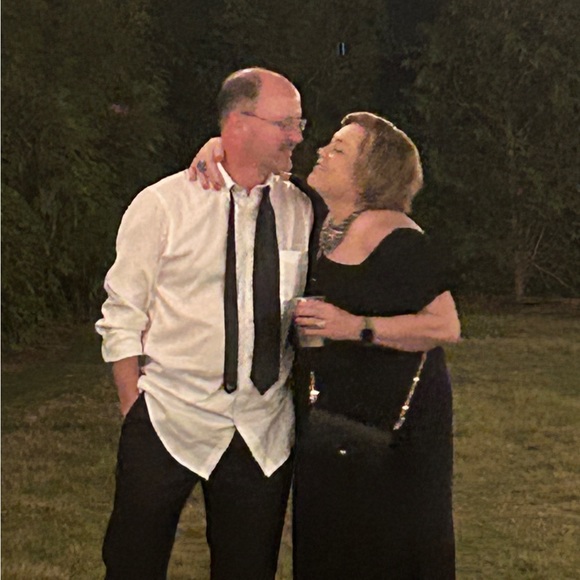 Profile Picture of Paula Oravetz (@pawla1969) on Poshmark