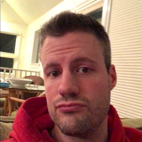 Profile Picture of Aaron Balusik (@aaronb514) on Poshmark