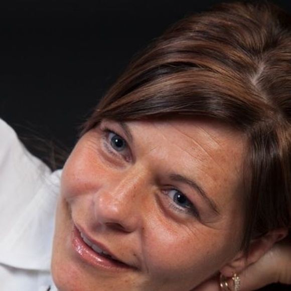 Profile Picture of Valérie Béland (@vimal1998) on Poshmark