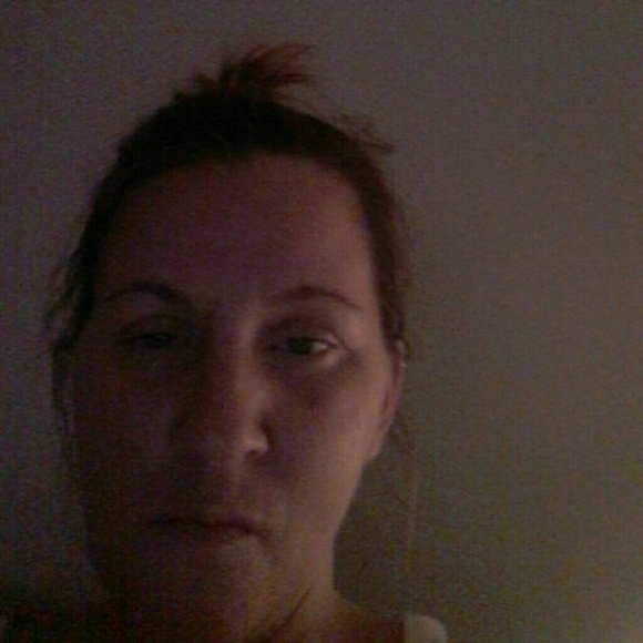 Profile Picture of Lisa Jones (@jonesmlisa) on Poshmark