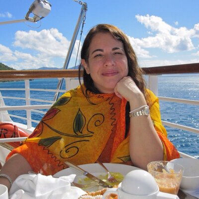 Profile Picture of Lori Elliot Sacks (@Rxthrive) on Twitter