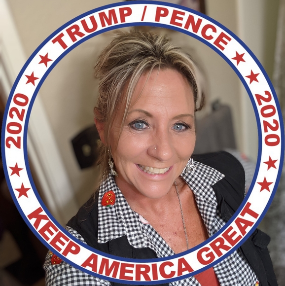 Profile Picture of Lisa Oaks (@lisako2) on Poshmark