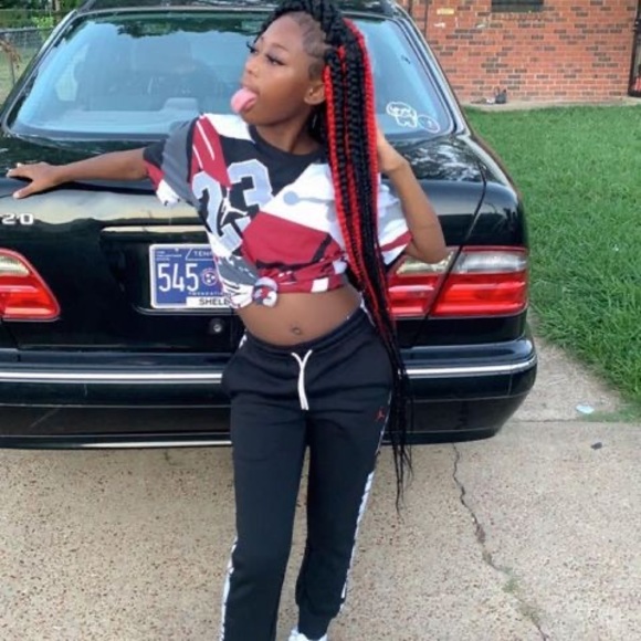 Profile Picture of Chantell Chantell (@chantellchantel) on Poshmark