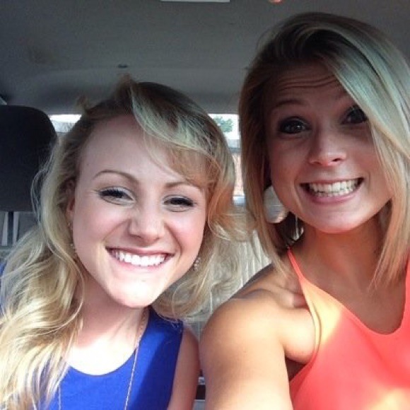 Profile Picture of Ashley Bessmer (@aabessmer) on Poshmark