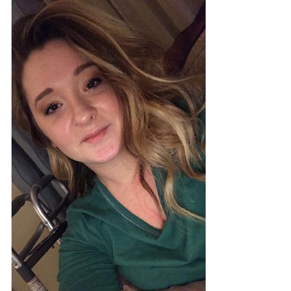 Profile Picture of Haley Harrison (@haleyaharrison) on Poshmark
