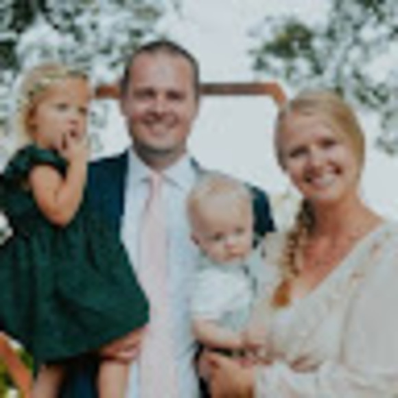 Profile Picture of Maria Fynaardt (@mariafynaardt) on Poshmark