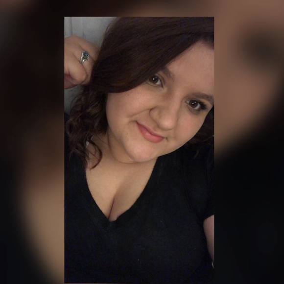 Profile Picture of Kaitlynn Bray (@kaitlynnbray) on Poshmark