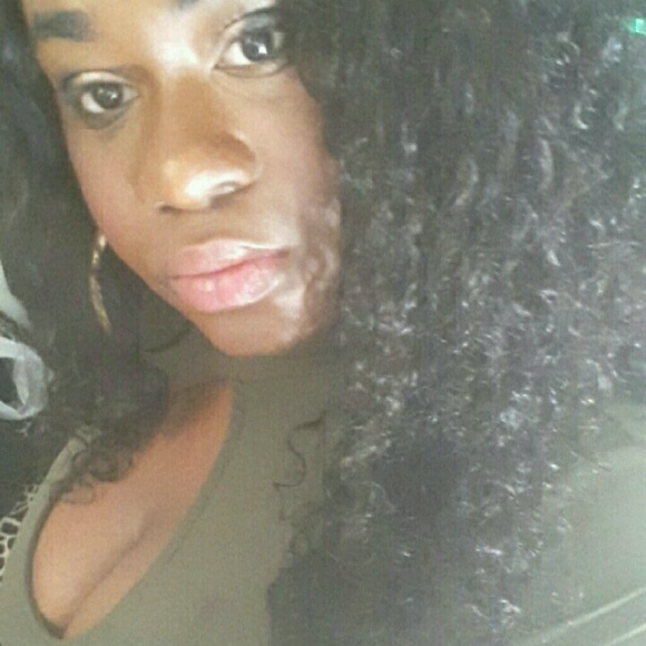 Profile Picture of Lissa Berlus (@lissalili) on Poshmark