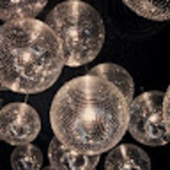 Profile Picture of Ella Kondrich (@agdresale) on Poshmark