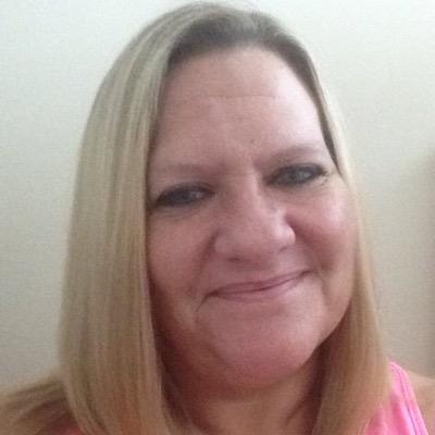 Profile Picture of Lori Olszewski (@Lorio312) on Twitter