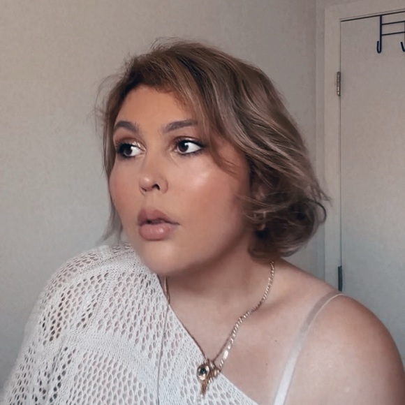 Profile Picture of Jessica Rehrmann (@jessihcuhh__) on Poshmark