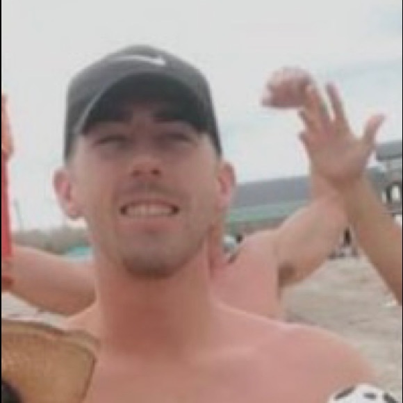 Profile Picture of Colin Barnett (@cjbclt) on Poshmark