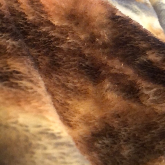 Profile Picture of Christy Moulds (@cmoulds1) on Poshmark