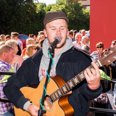 Profile Picture of Ryan Maurice Moroney (@MauriceMajor16) on Twitter