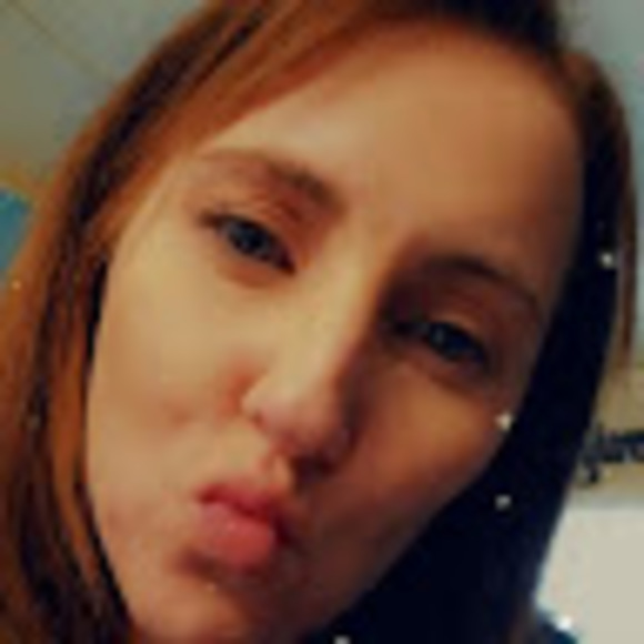 Profile Picture of Shelleigh Leffler (@lefflers4743) on Poshmark