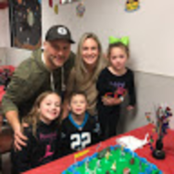 Profile Picture of Harper Kleet (@hkleet15) on Poshmark