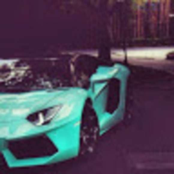 Profile Picture of Holysmoke Holyoak (@holysmokeh) on Poshmark