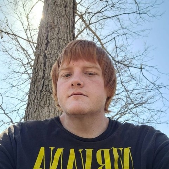 Profile Picture of Jamie Ruschmeyer (@jamieruschmeyer) on Poshmark